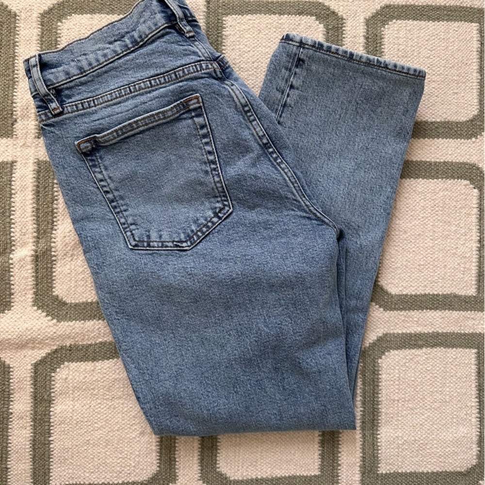 Women’s FRAME jeans “The Borrowed”.
